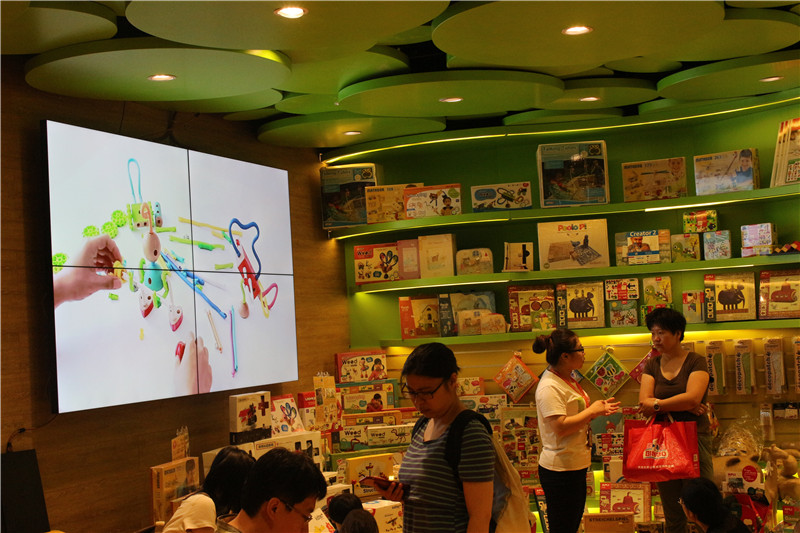 BBunion国际早教三里屯中心闪耀试营业 近百家庭齐见证